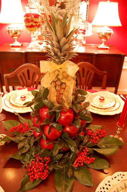 How to make a Colonial Williamsburg Christmas Table Setting with Apple Tree Centerpiece How to make a Colonial Williamsburg Christmas Table Setting with Apple Tree Centerpiece