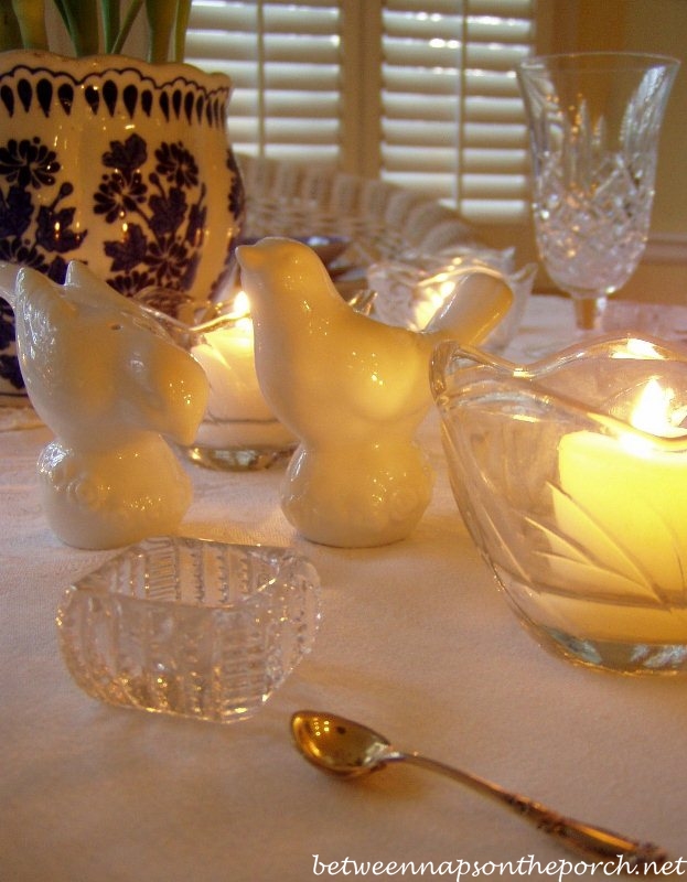 Blue Willow Dishware in a Blue and White Table Setting