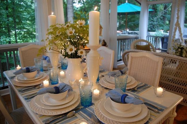 Summertime Table Setting Tablescape on the Porch