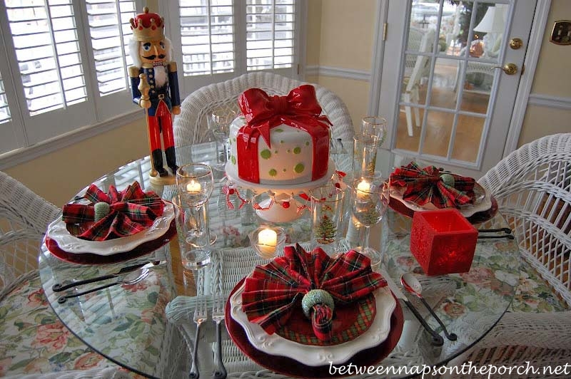 Christmas Tablescape with Plaid Napkins and Plaid Scottie Dog Plates