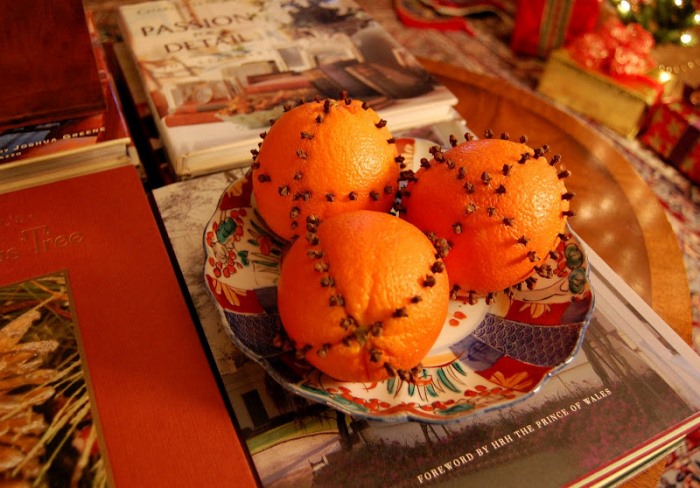 Add Cloves To Oranges For Christmas