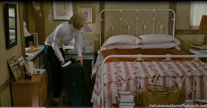 Bedroom in The Holiday Christmas Movie