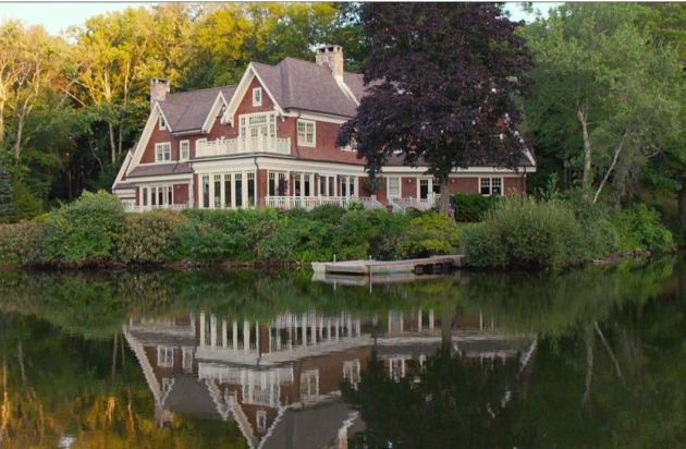 house in the Big Wedding Movie: Get a Sneak Peek of the Lake House 