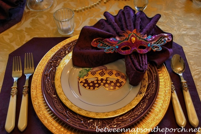 A Mardi Gras Table Setting Celebration