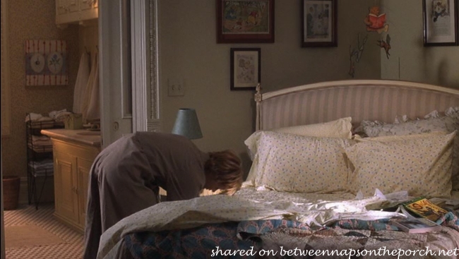 Living Room in Kathleen Kelly's New York Apartment in Movie, You've Got Mail 5