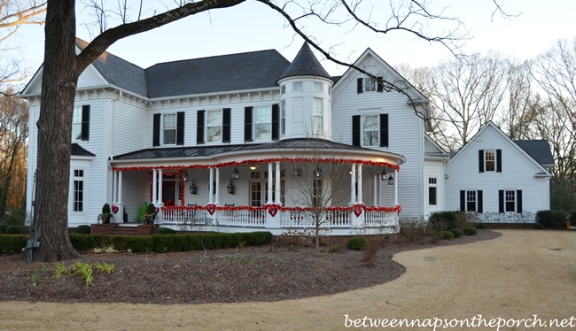 Victorian-Home-Decorated-for-Valentines-Day