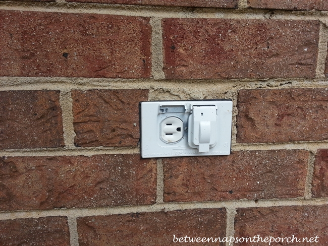 Broken Outdoor Outlet_wm