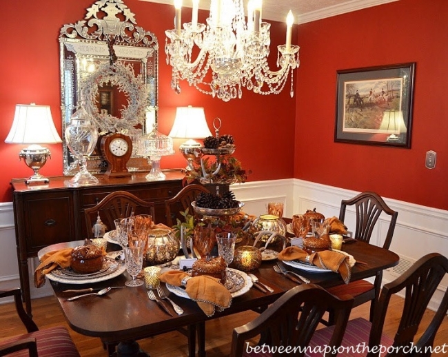 Thanksgiving Table Setting With Nature Themed Centepiece