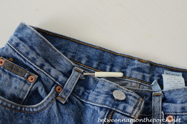 Make Denim Napkin Rings from Old, Re-purposed Jeans