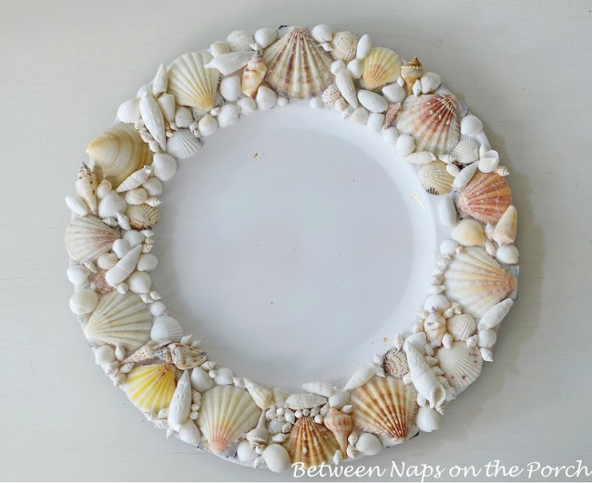 https://betweennapsontheporch.net/wp-content/uploads/2013/07/Pottery-Barn-Knockoff-Shell-Chargers1.jpg