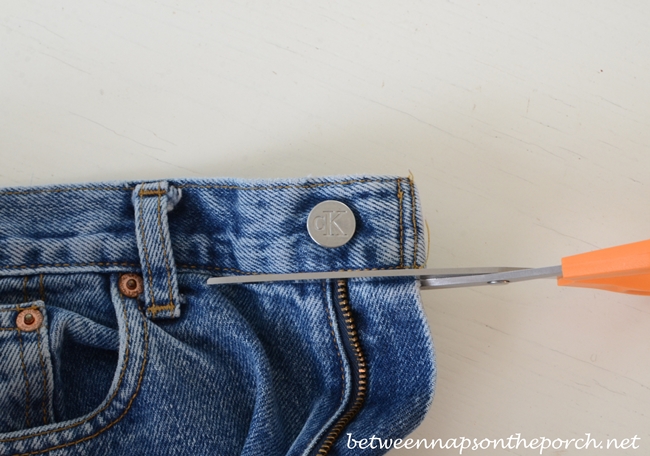 Recycle Denim Fabric in Old Jeans