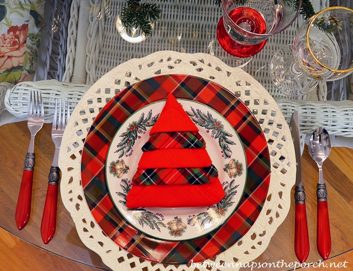 Christmas Tablescape Table Setting with Plaid Dishware, Spode Christmas Tree Garland 