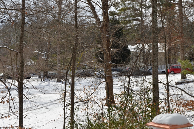 Cars stranded in the snow and ice, Atlanta 2014