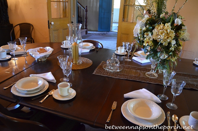 Dining Room Table Set in San Francisco Plantation_wm