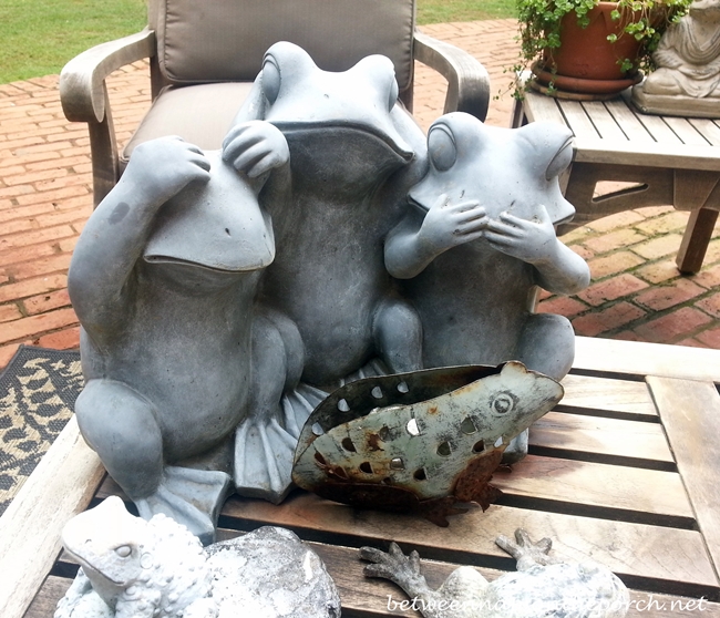 Frogs for the garden_wm