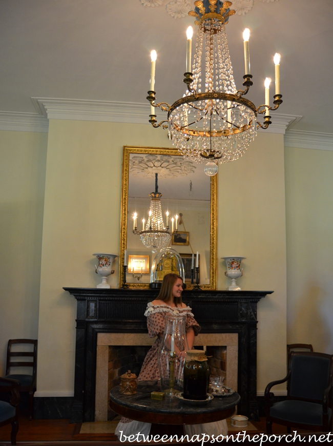 Tour Beautiful Oak Alley Plantation In, What Is The Meaning Of Chandelier Plantation