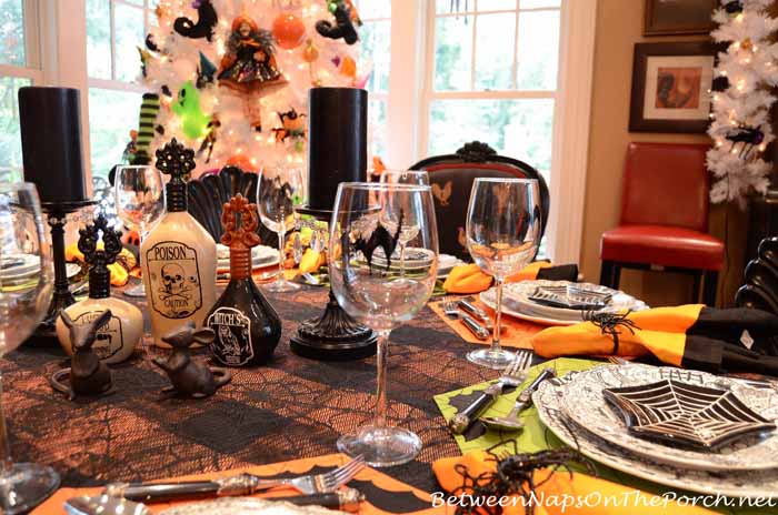 Balck Cat Wine Glasses for Halloween Table Setting