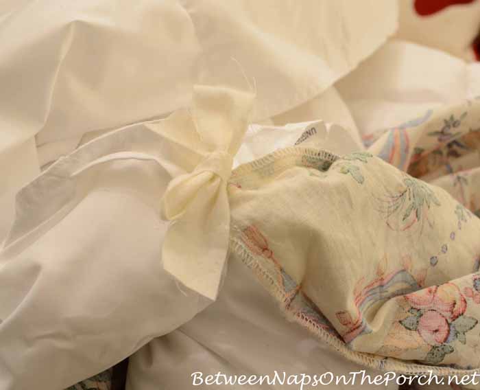 Sew In Straps To Hold Duvet Comforter Insert_wm