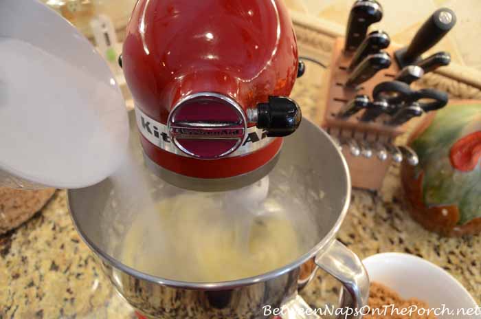 Make A Snowman Spice Cake – Between Naps on the Porch