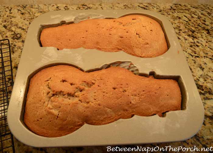 Make a Snowman Spice Cake 11