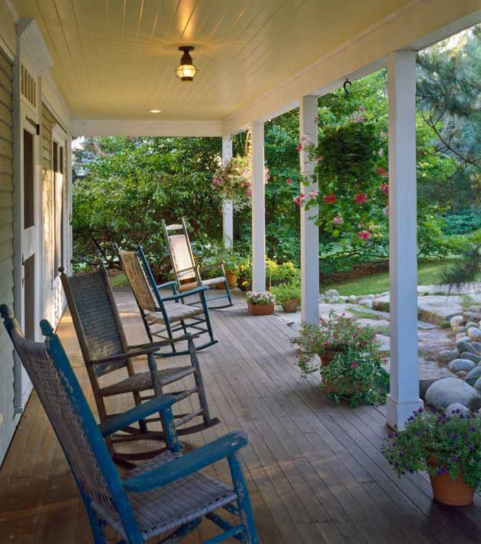 Beach Cottage With A Fabulous 3-Season Screened Porch