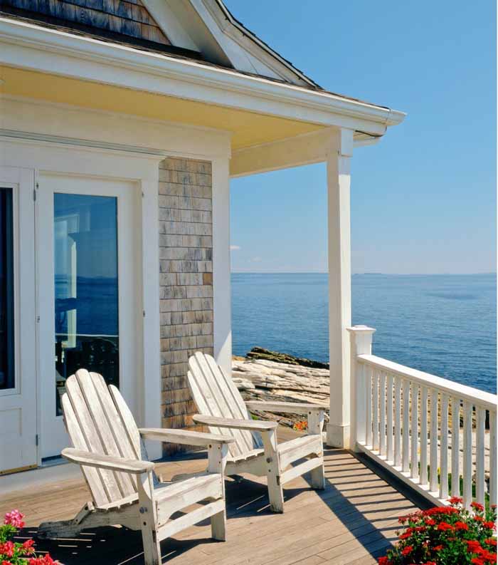 Beach Cottage With A Fabulous 3-Season Screened Porch