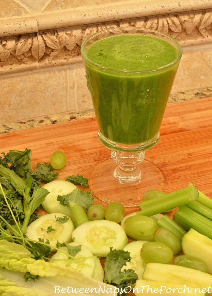 First time making my own green juice w/ magic bullet mini juicer. Juic, Juicer