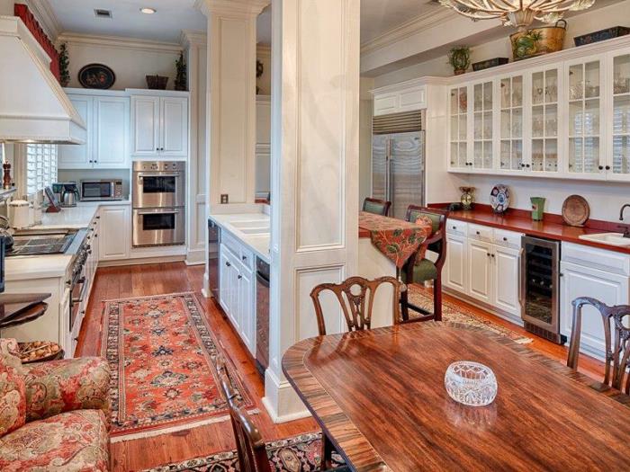 Historic Savannah Row House For Sale 07