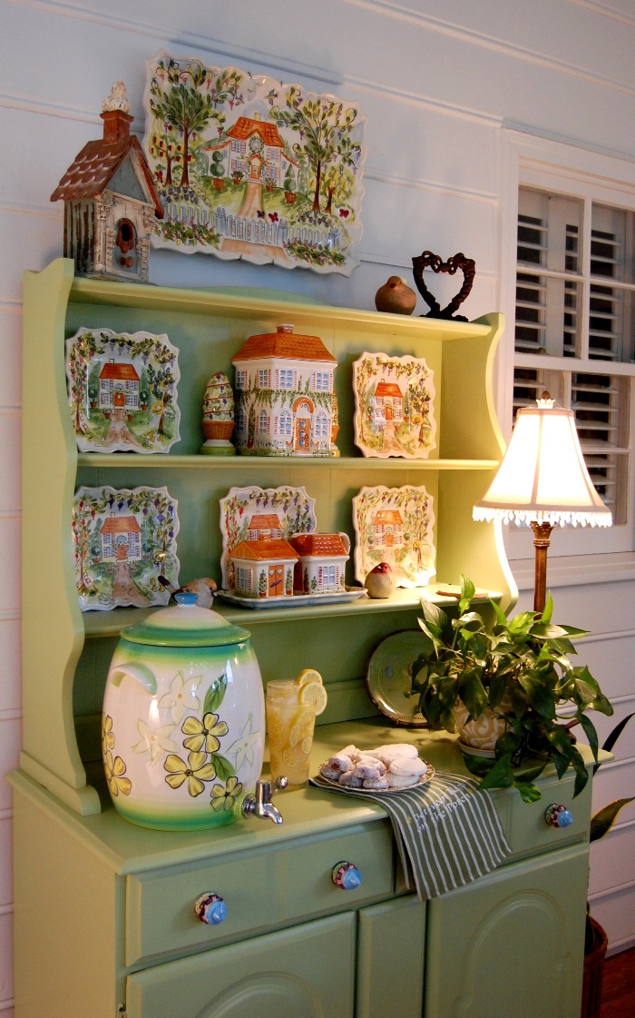 Lemonade and Cookies On The Porch