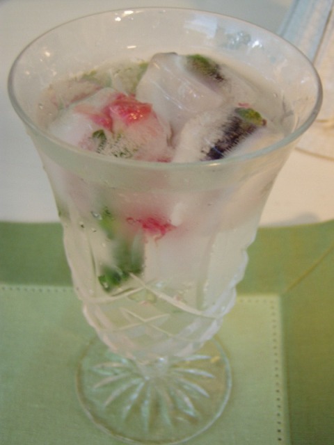 Make Flower Ice Cubes for Summer Drinks