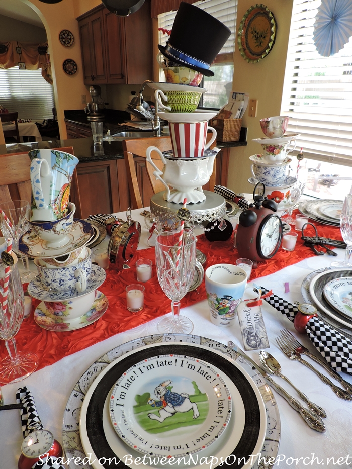 Alice in Wonderland, Mad Hatter Tea Party Table Setting