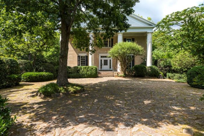 mimosa-hall-fieldstone-driveway