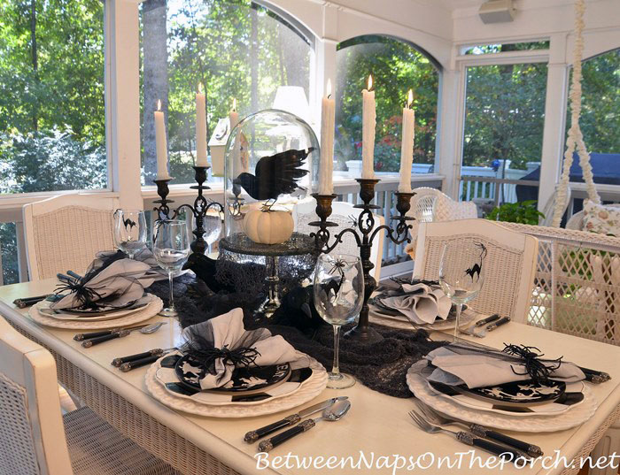 halloween-table-setting-with-crow-centerpiece