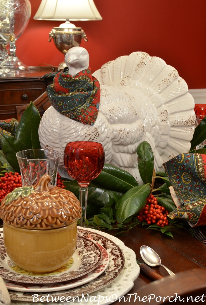 thanksgiving-table-setting-with-turkey-magnolia-centerpiece