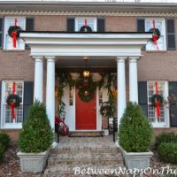 Decorate Outside Windows With Wreaths