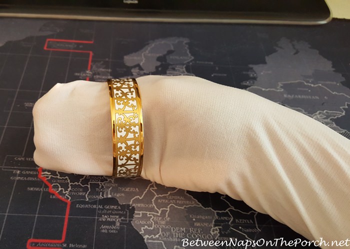 Clic Clac H Bracelet HERMES Wide enamel bracelet. Go… | Drouot.com