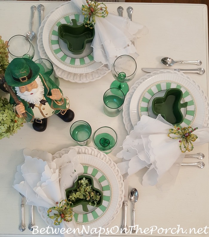 Noritake Carnivale Salad Dessert Plates in Green & White Tablescape