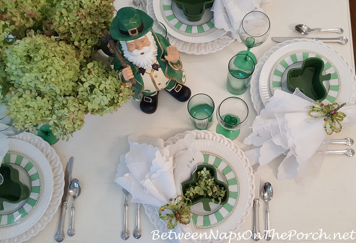 Noritake Carnivale in Green and White Table Setting