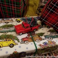 Christmas Vacation Wrapping Paper, Bringing Home The Tree