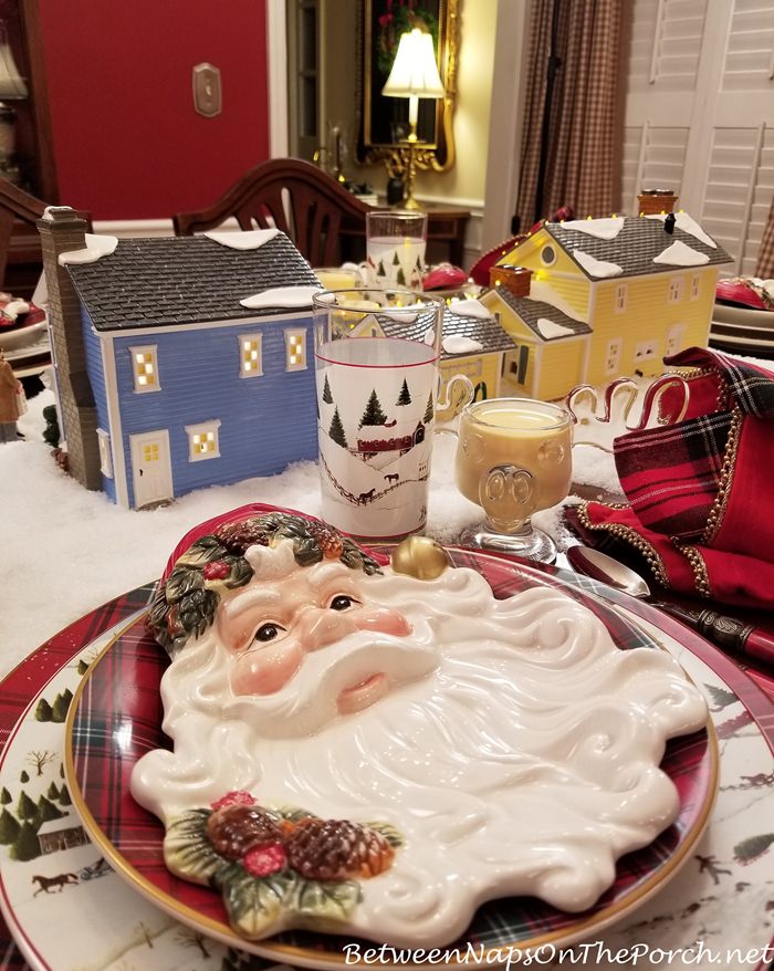 Santa Plates for a Christmas Tablescape