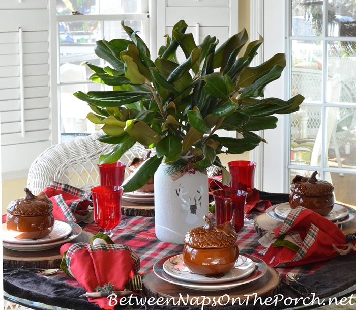 Christmas Table Setting, Magnolia Centerpiece