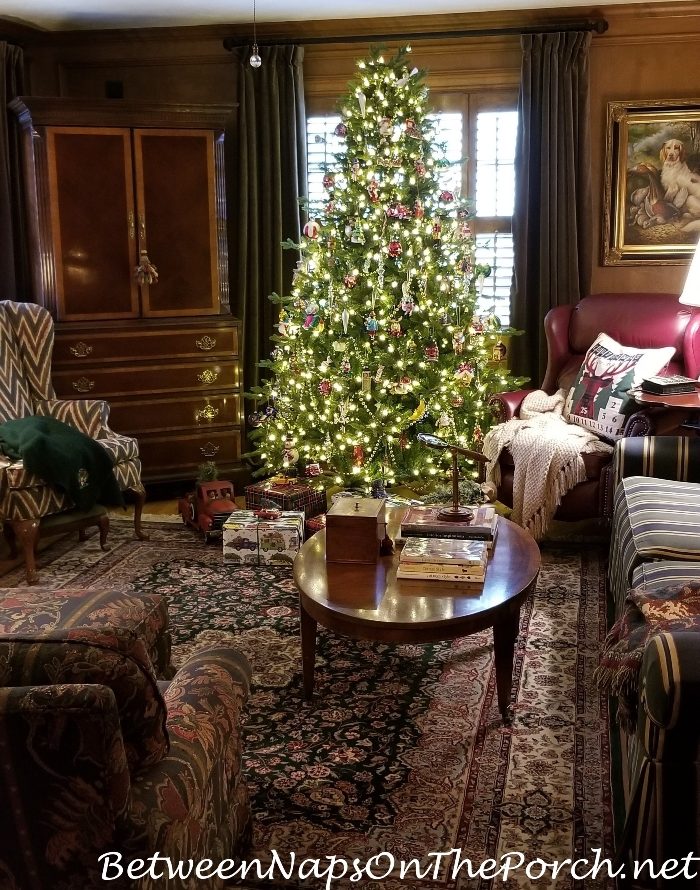 Living Room, Judges Paneling, Christmas Tree