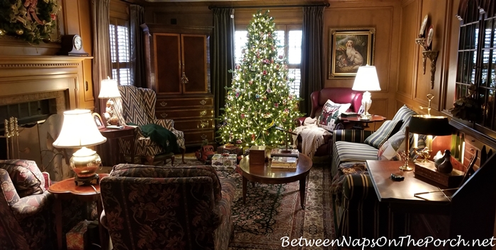 Paneled Living Room, Christmas Tree