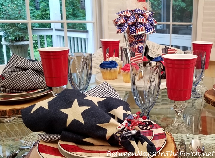 Dollhouse Miniature 4th of July Star Napkin Rings and Red and Blue