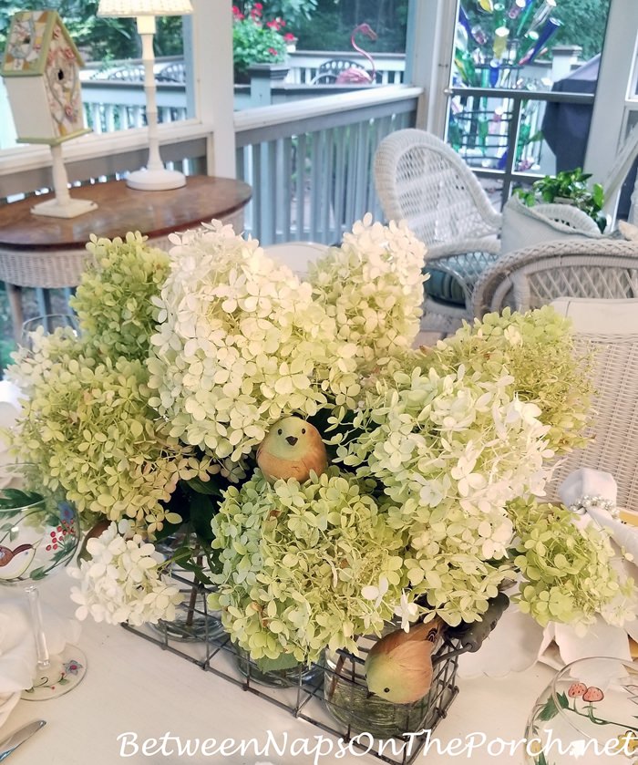 https://betweennapsontheporch.net/wp-content/uploads/2018/08/Centerpiece-Ideas-Using-Limelight-Hydrangeas.jpg