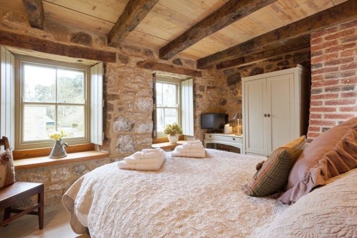 Lovely Bedroom in historic The Bastle