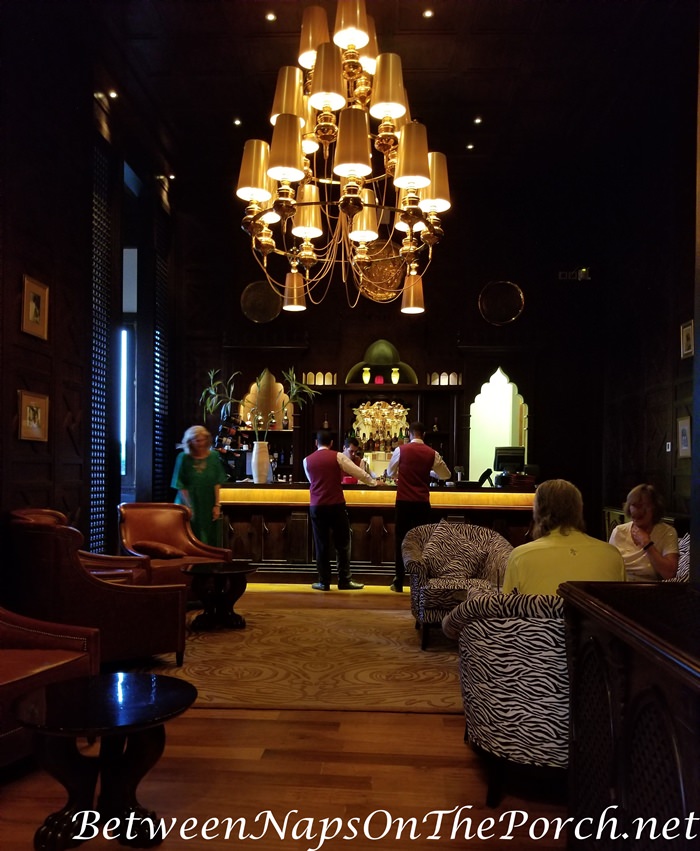 Old Legend Cataract Hotel Elegant Bar