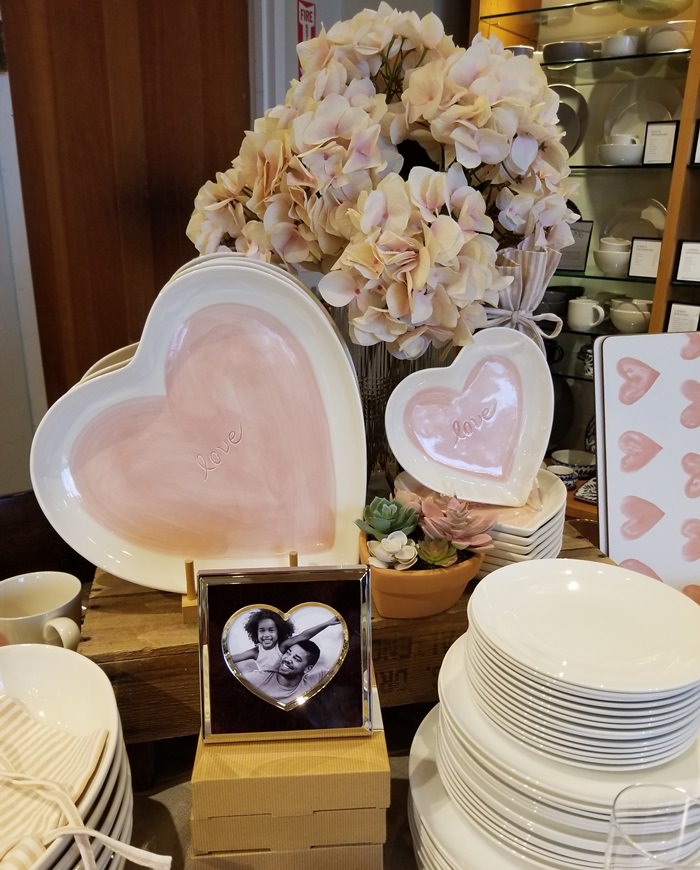 Valentine's Day Plates Set and Cups