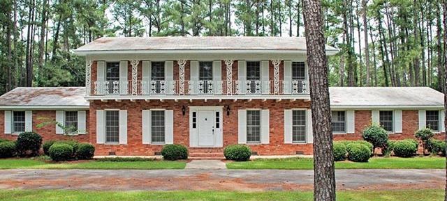 Dated Home Gets Dramatic Exterior Makeover