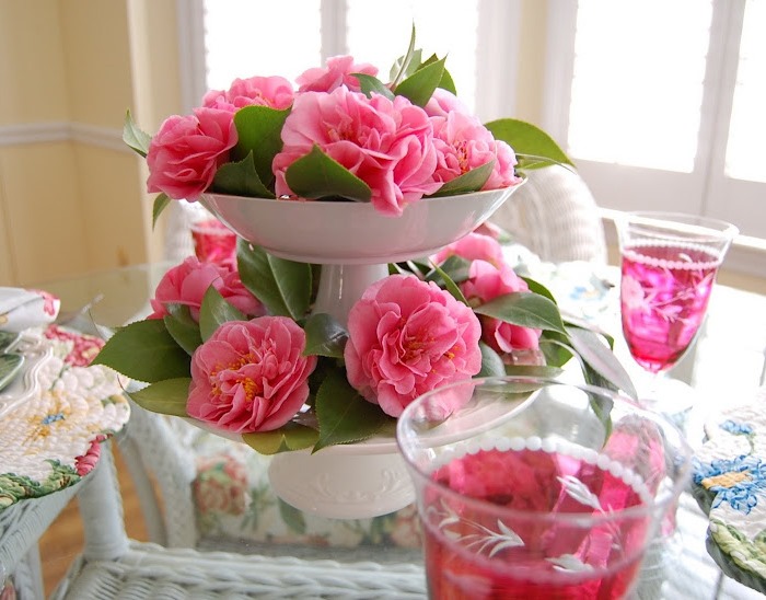 Debutante-Camellias-in-a-Tiered-Centerpiece-for-Spring-Tablescape